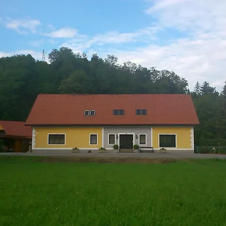 Apartment Lauras - Radfahren, Wandern, Garten, Pool & Wein Suedsteiermark *