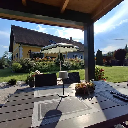 Appartement Lauras - Ihre Wohlfuehloase In Der Suedweststeiermark Mit Garten, Pool, Biotop & Weinbar Eibiswald