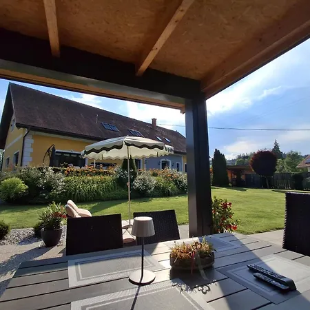 Appartement Lauras - Ihre Wohlfuehloase In Der Suedweststeiermark Mit Garten, Pool, Biotop & Weinbar