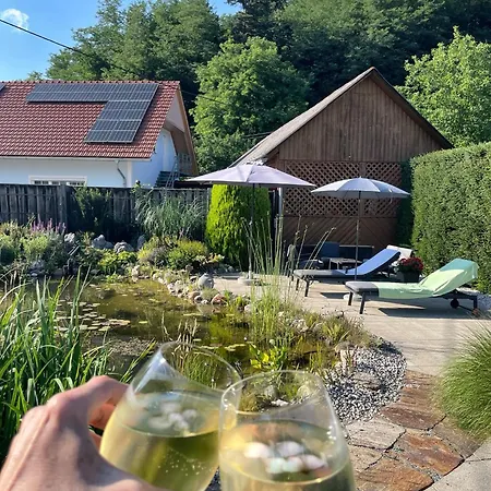 Lauras - Ihre Wohlfuehloase In Der Suedweststeiermark Mit Garten, Pool, Biotop & Weinbar